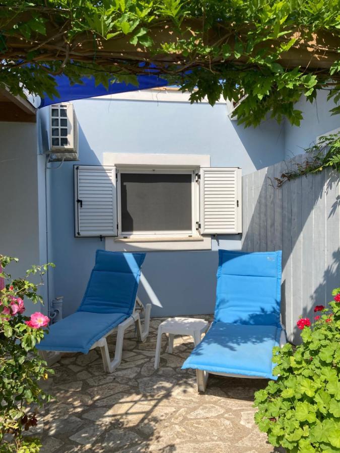 Villa Little Blue House Sidárion Exterior foto